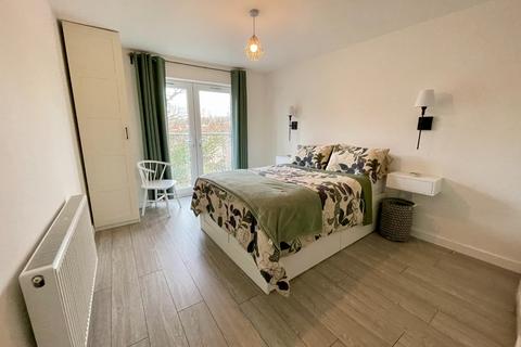 2 bedroom apartment for sale, Newsboy House, 106 Old Bedford Road, Luton, Bedfordshire, LU2 7FZ