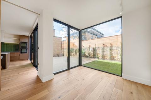 5 bedroom detached house to rent, Ravenscourt Square, Hammersmith W6