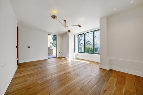 5 bedroom detached house to rent, Ravenscourt Square, Hammersmith W6