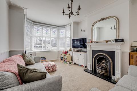 23 Cavendish Gardens, Westcliff-on-sea, SS0 9XR
