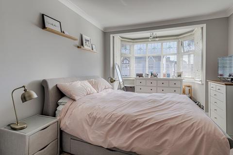 23 Cavendish Gardens, Westcliff-on-sea, SS0 9XR