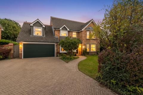 34 Whitefields Gate, Solihull, B91 3GE
