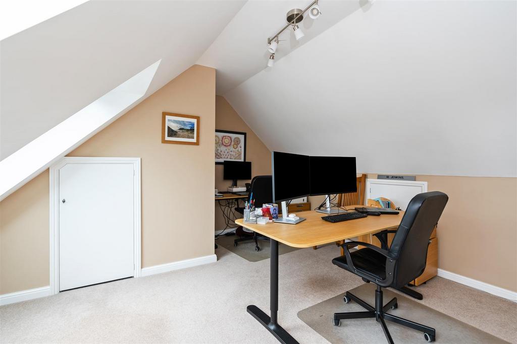 34 Whitefields Gate 1.jpg