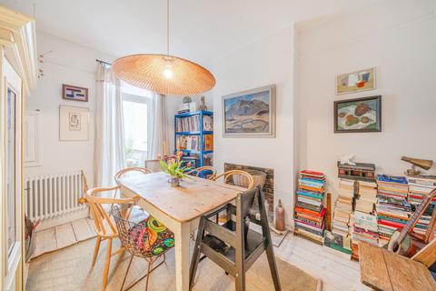 63 Henry Road, Gloucester, GL1 3DX