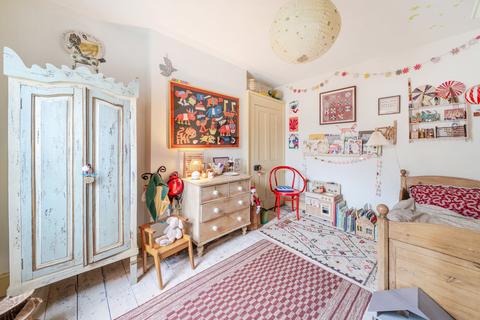 63 Henry Road, Gloucester, GL1 3DX