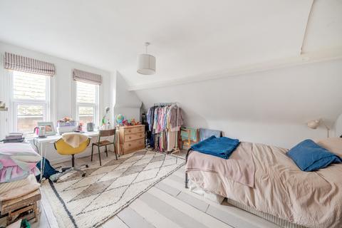 63 Henry Road, Gloucester, GL1 3DX