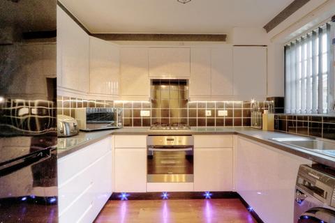 2 bedroom end of terrace house to rent, Bishopton Road, Middlesbrough, TS4