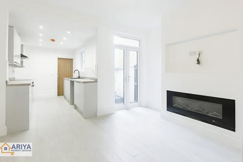 3 bedroom terraced house for sale, Lorne Road, Clarendon Park, Leicester LE2
