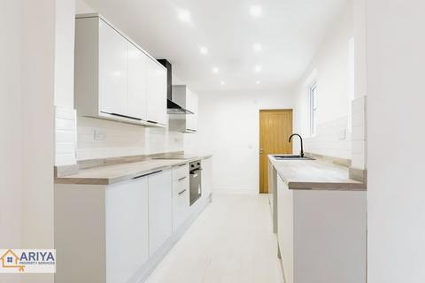 3 bedroom terraced house for sale, Lorne Road, Clarendon Park, Leicester LE2