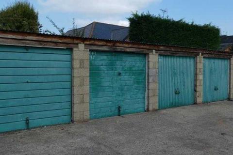 Garage to rent - Crescent Road, Reading RG1