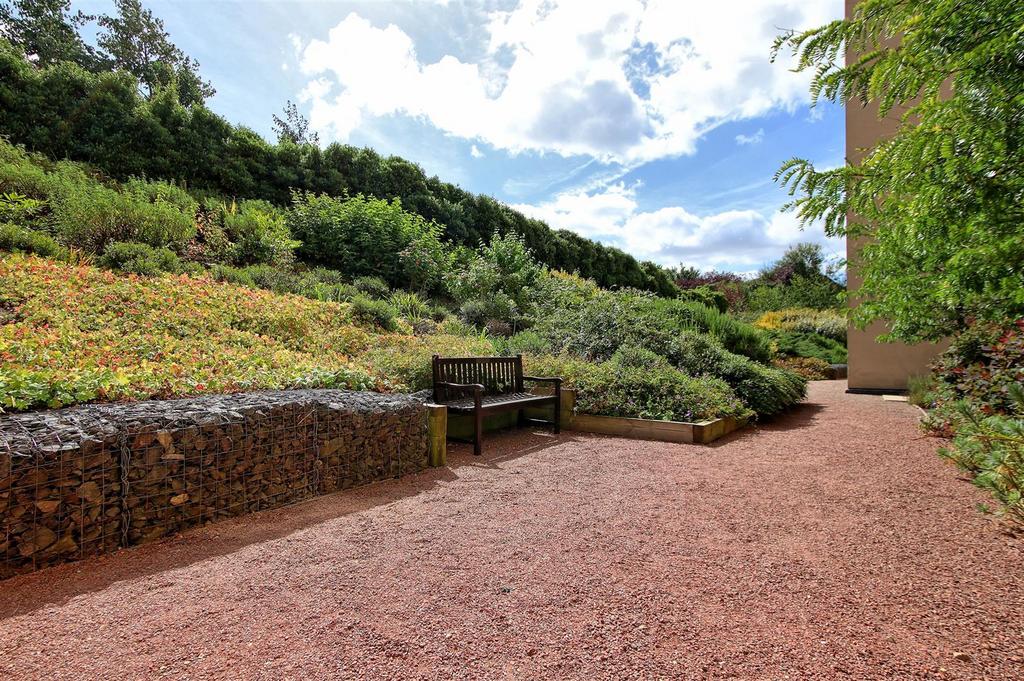 Gardens 2.jpg