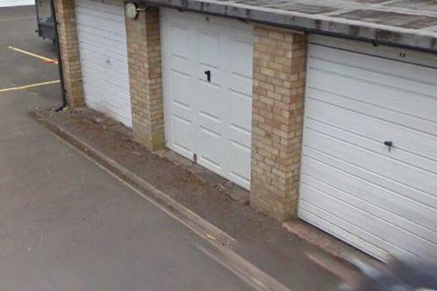 Garage to rent, Wake Green Road, Birmingham B13