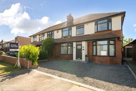11 Thornham Old Road, Royton, Oldham, OL2 5UN