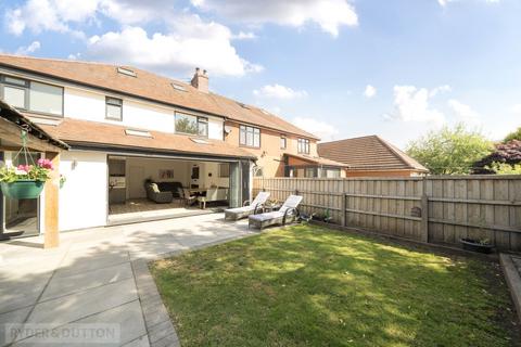 11 Thornham Old Road, Royton, Oldham, OL2 5UN