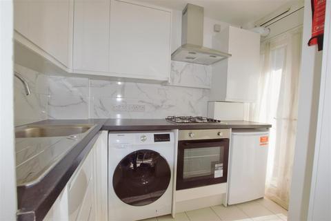1 bedroom flat to rent, Ashbourne Court, Ashbourne Close, London N12
