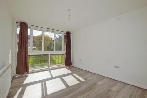1 bedroom flat to rent, Ashbourne Court, Ashbourne Close, London N12
