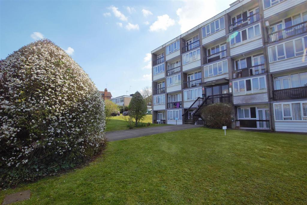 Exterior 1 in Pixio.jpg
