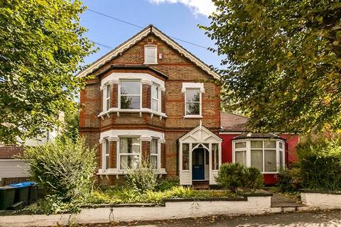 Flat 3, 13 Dornton Road, South Croydon, CR2 7DR