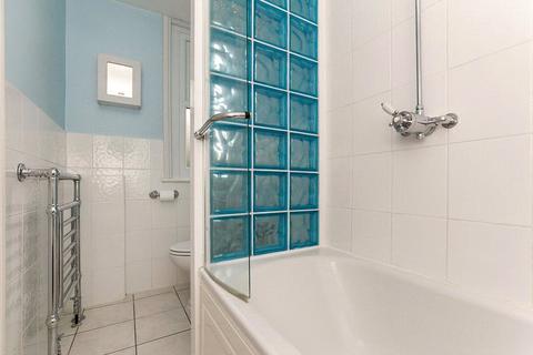 Flat 3, 13 Dornton Road, South Croydon, CR2 7DR