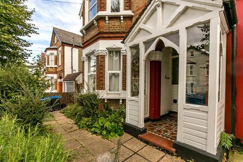 Flat 3, 13 Dornton Road, South Croydon, CR2 7DR