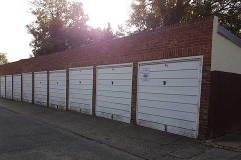 Garage to rent, Westerham Drive, Sidcup DA15