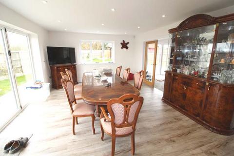 4 bedroom detached house for sale, Robinson Road, Brightlingsea CO7
