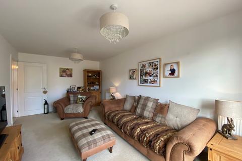 10 Black Dyke View, Queensbury, Bradford, BD13 1AS