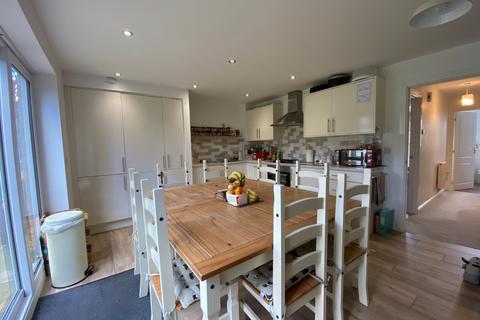 10 Black Dyke View, Queensbury, Bradford, BD13 1AS