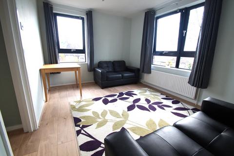 1 bedroom flat to rent, Somercoates Close, Barnet EN4