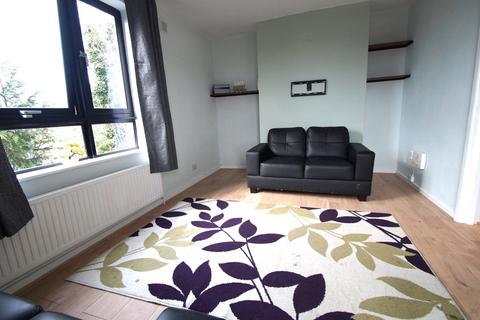 1 bedroom flat to rent, Somercoates Close, Barnet EN4