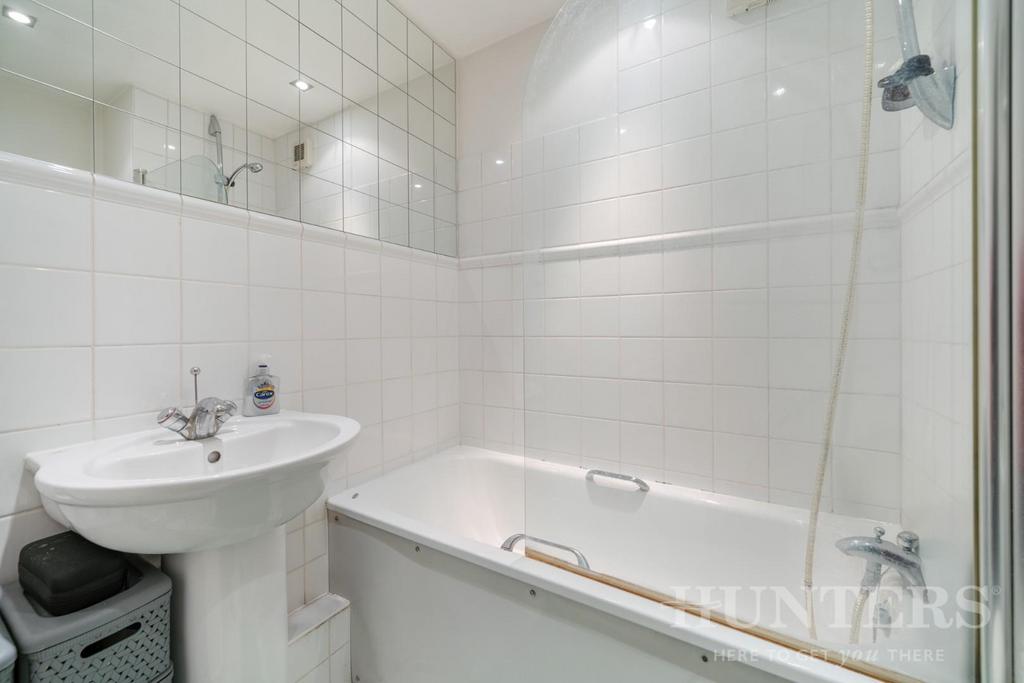 Flat 4, 1 A Dorset Road N15 5 AJ-6.jpg