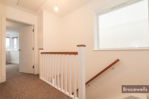 36 Hankins Lane, London, NW7 3AG