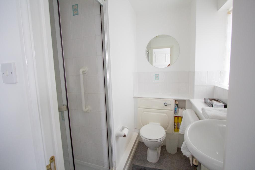 Ensuite shower room