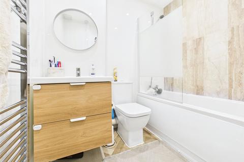 80 Bittern Avenue, Abbeydale, Gloucester, GL4 4WB