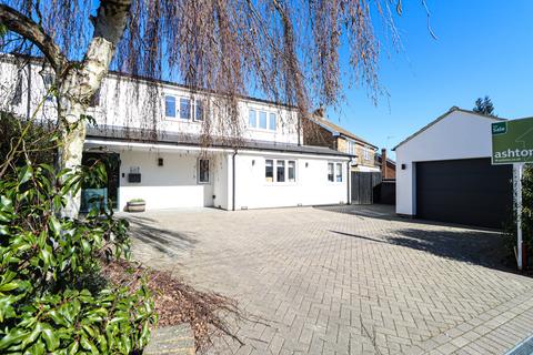 4 bedroom semi-detached house for sale, Station Road, Harpenden, Harpenden, AL5