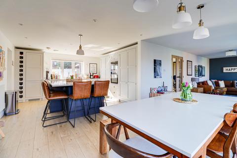 4 bedroom semi-detached house for sale, Station Road, Harpenden, Harpenden, AL5