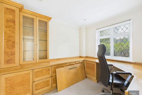 5 bedroom detached house for sale, Overchess Ridge, Chorleywood, Rickmansworth, WD3 5SF