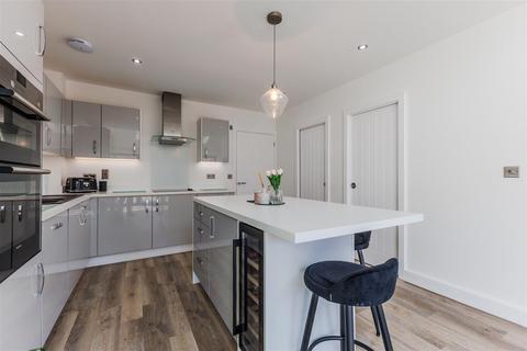 35 Hutton Road, Kineton, Warwick, CV35 0FE