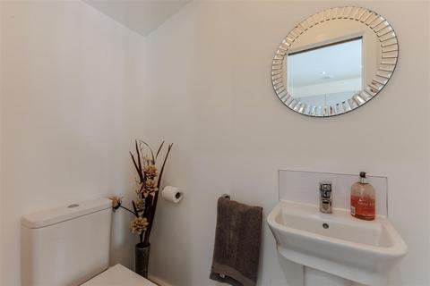 35 Hutton Road, Kineton, Warwick, CV35 0FE
