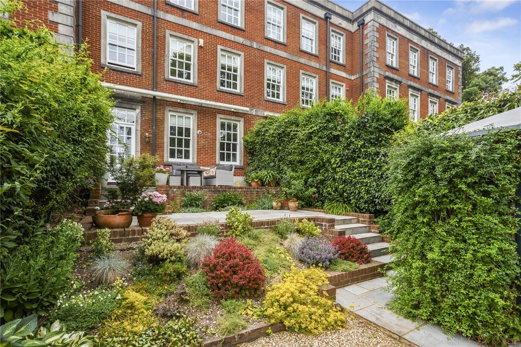 Rear Aspect