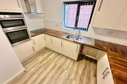 2 bedroom cluster house to rent, The Paddocks, Flitwick, MK45 1XF