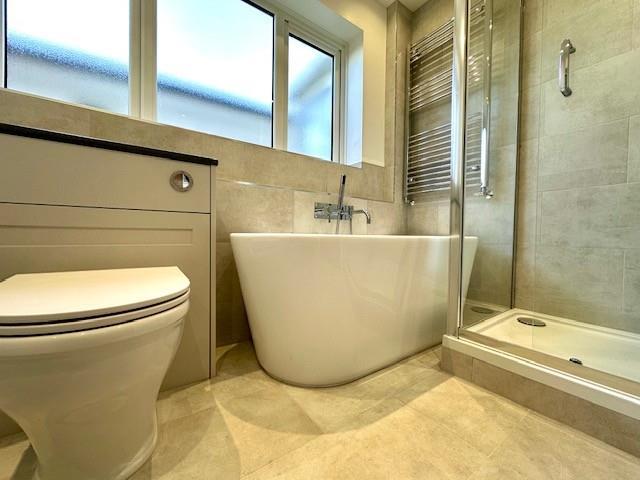 Bathroom 2.jpg
