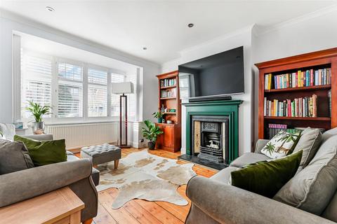 4 bedroom semi-detached house to rent, Wickham Avenue, Cheam, Sutton