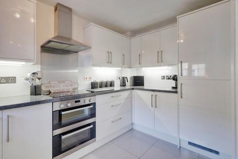 16 Bishops Close, Basildon, SS13 1EJ