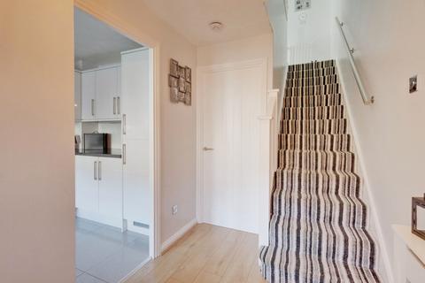 16 Bishops Close, Basildon, SS13 1EJ