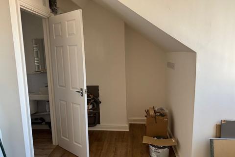 1 bedroom block of apartments to rent, En-Suite Room – Upperton Road, Leicester, LE3 0HB. £650 PCM.