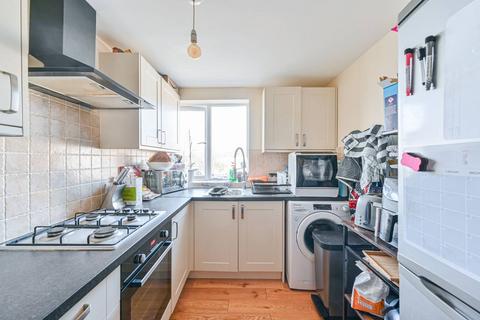 2 bedroom flat to rent, The Oval, Bexleyheath, Sidcup, DA15