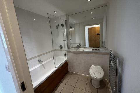 2 bedroom apartment to rent, Cubic Preston