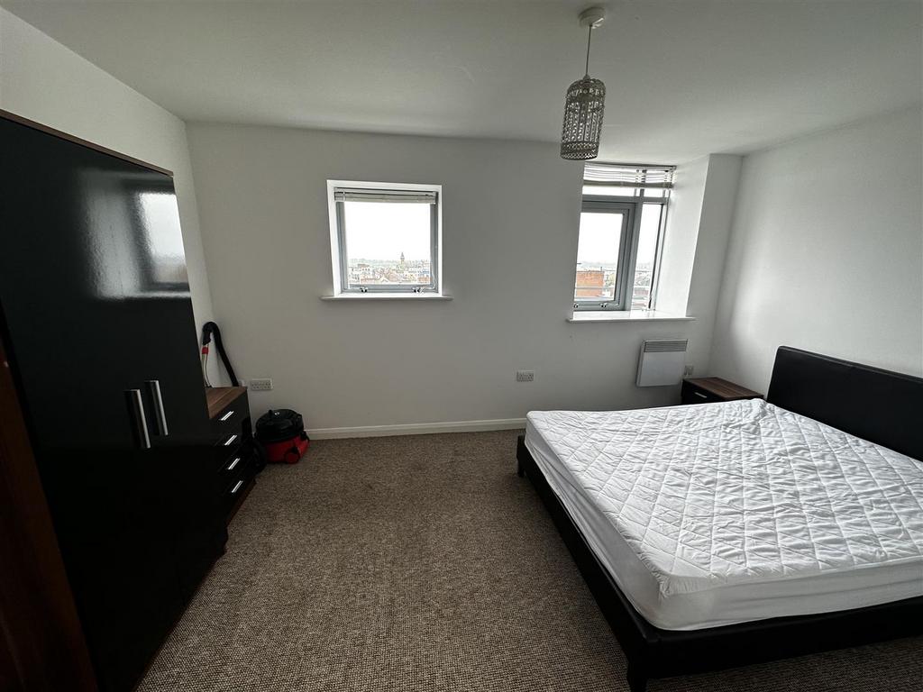 Bedroom ..jpeg