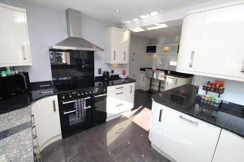 4 bedroom semi-detached house for sale, Howard Road, Leicester LE2